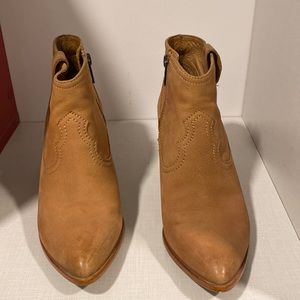 Frye ankle boots size 6